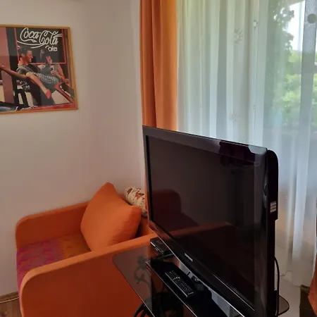 Kertvarosi Apartament *